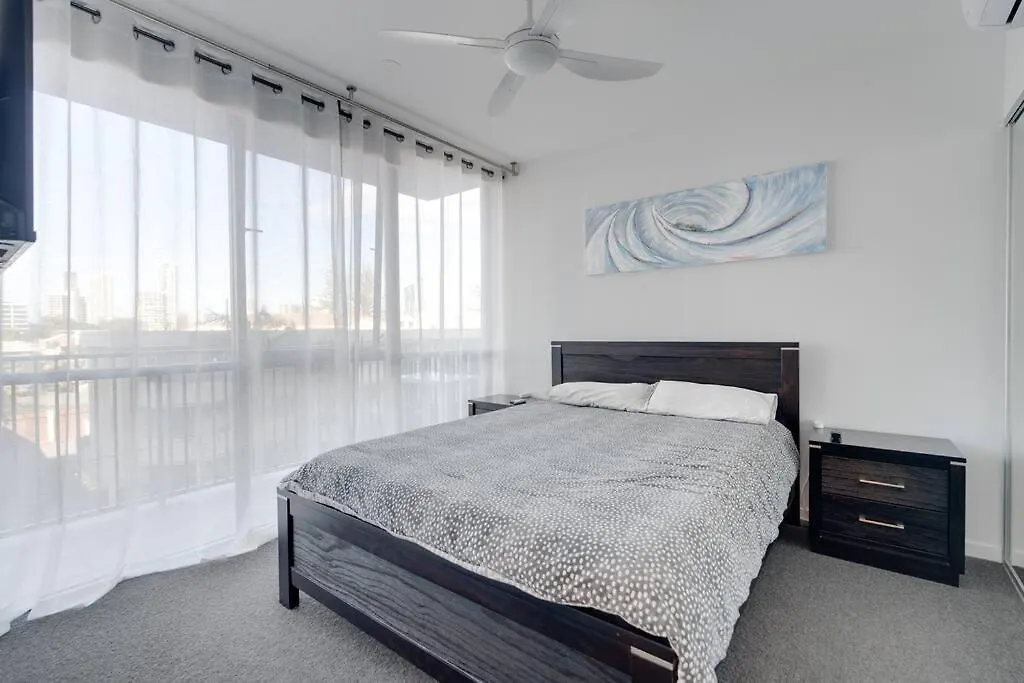 Stylish 2Br Getaway In Gold Coast Apartment