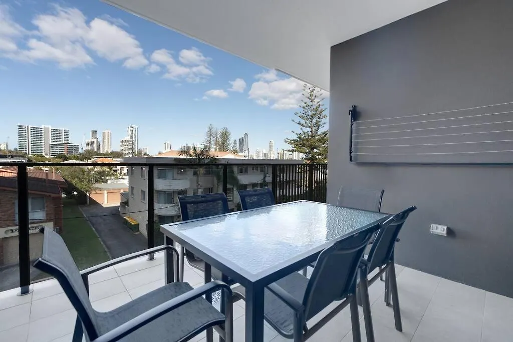 Stylish 2Br Getaway In Gold Coast Apartment