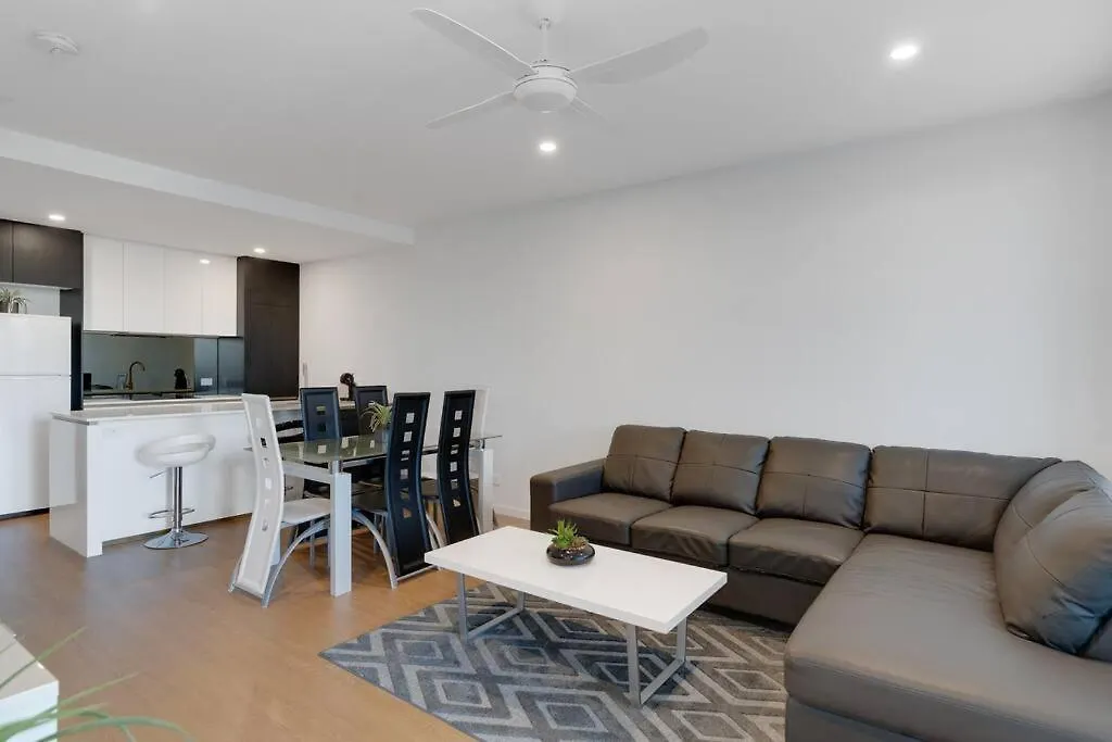 Stylish 2Br Getaway In Gold Coast Apartment