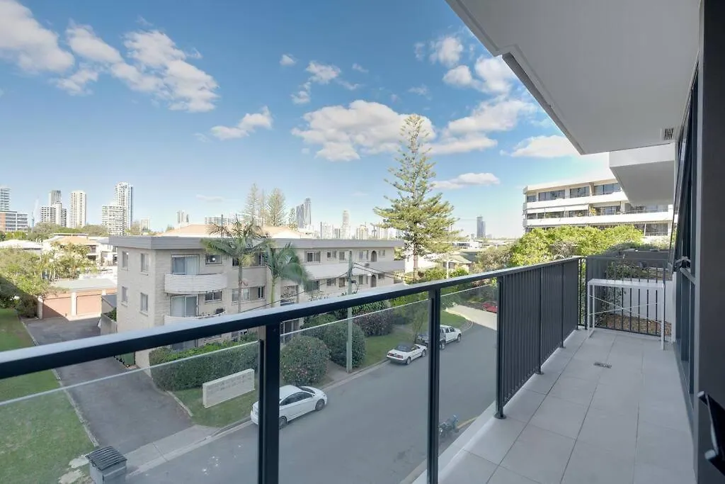 Stylish 2Br Getaway In Gold Coast Apartment
